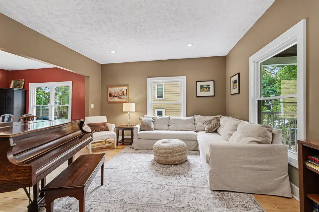 54 Lowell Avenue NE Grand Rapids City MI 49503