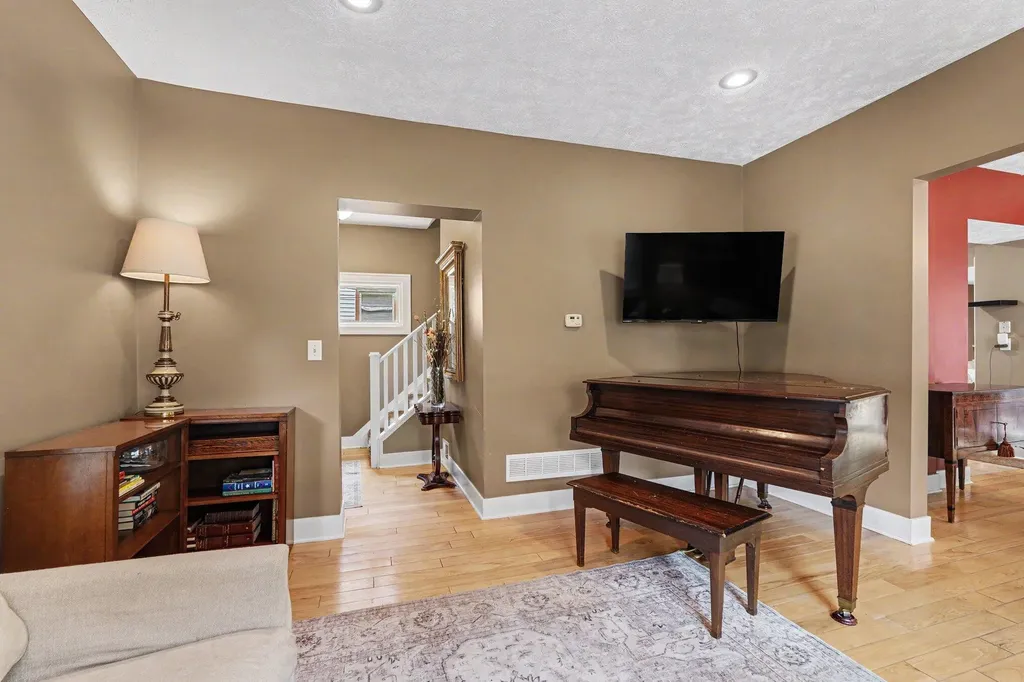 54 Lowell Avenue NE Grand Rapids City MI 49503
