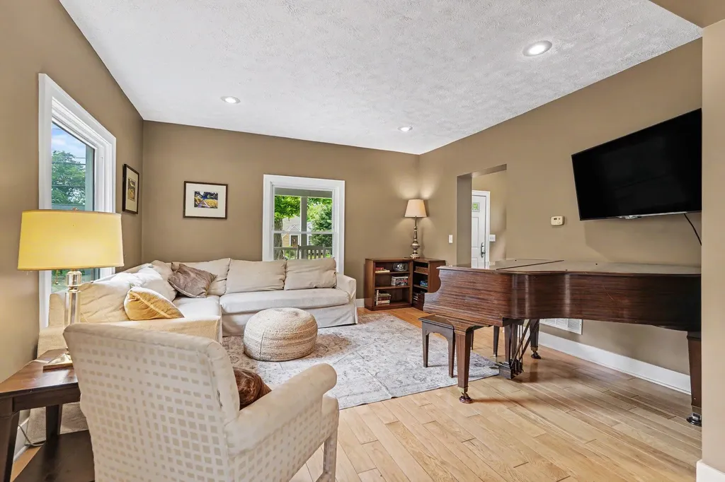 54 Lowell Avenue NE Grand Rapids City MI 49503