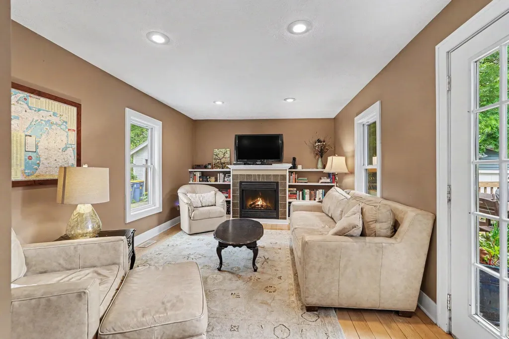 54 Lowell Avenue NE Grand Rapids City MI 49503