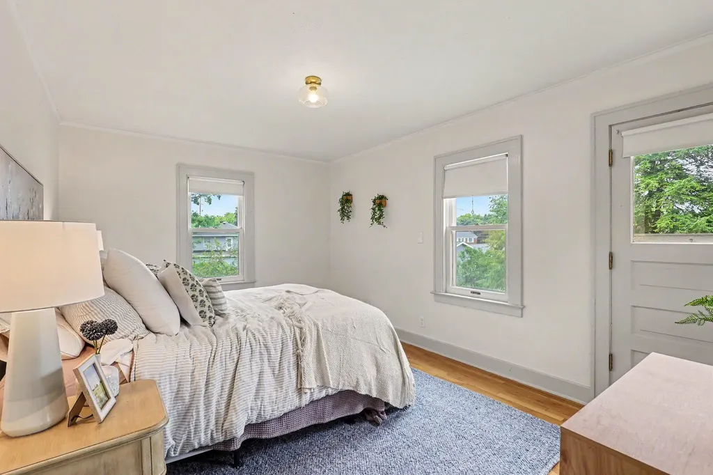 825 Oaklawn Street NE Grand Rapids City MI 49505