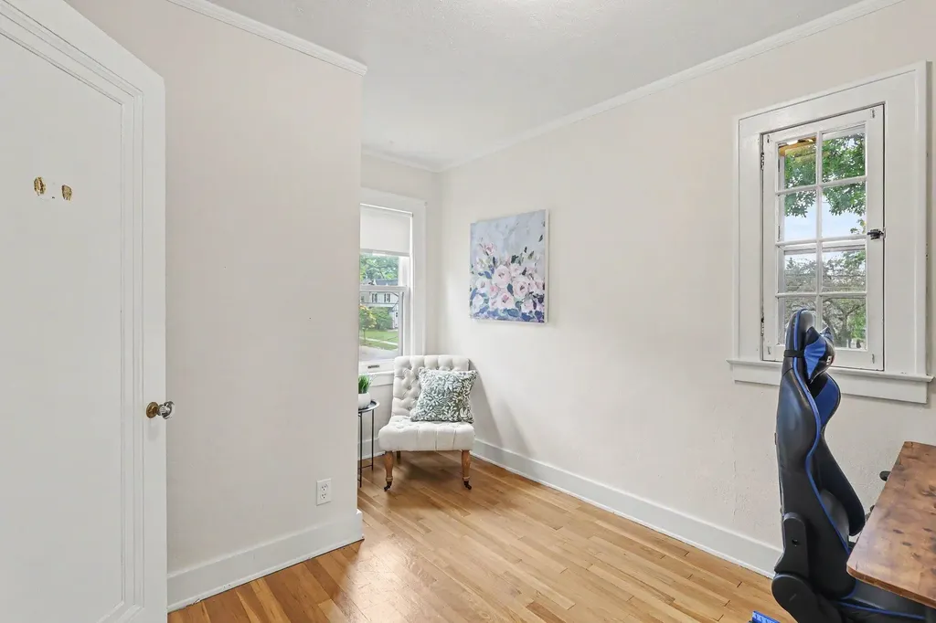 825 Oaklawn Street NE Grand Rapids City MI 49505