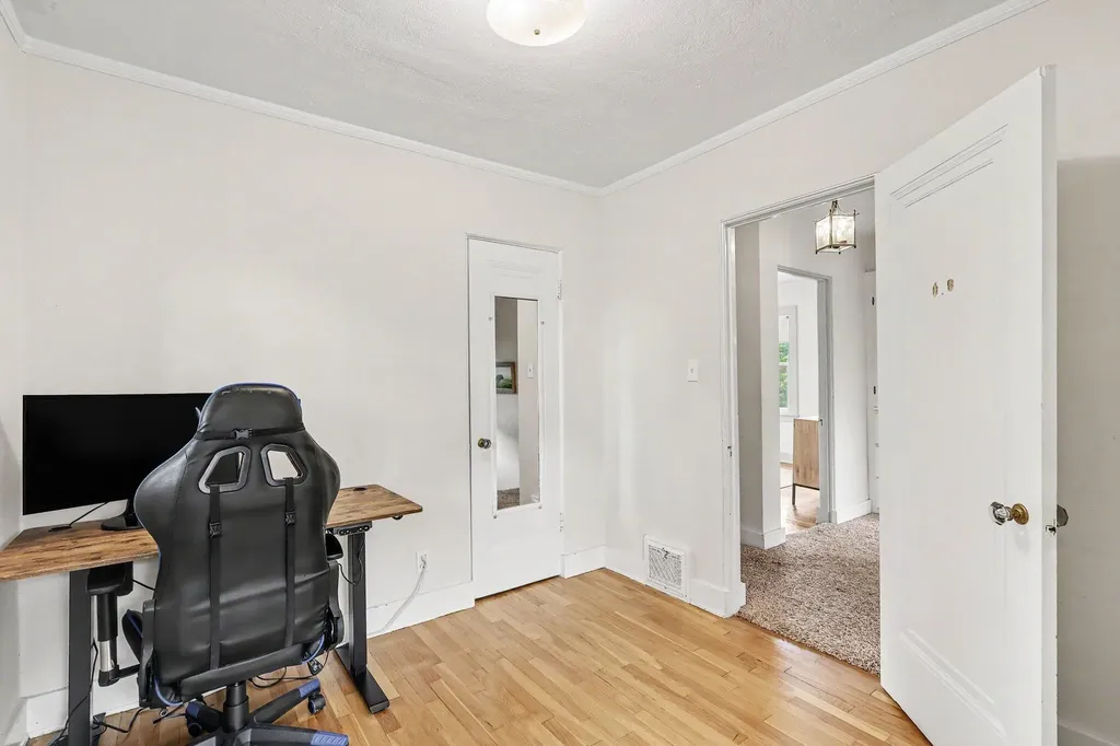 825 Oaklawn Street NE Grand Rapids City MI 49505