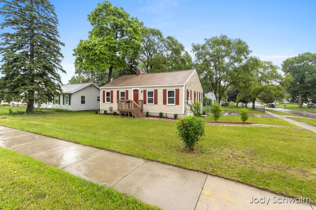 3844 Clyde Park Avenue SW Wyoming City MI 49509