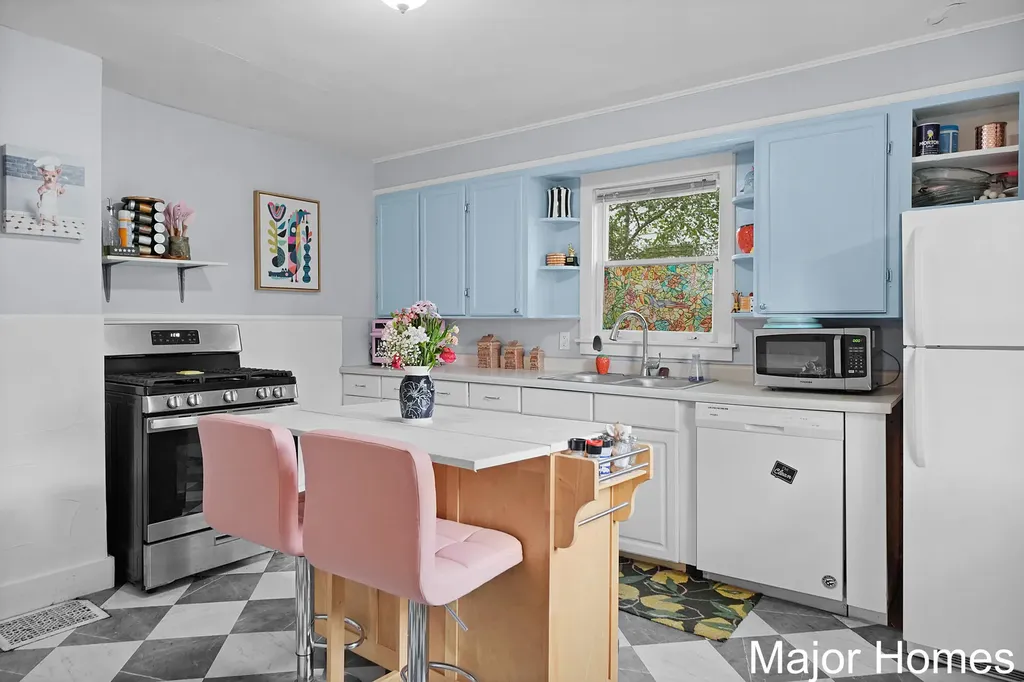 323 Robey Place SE Grand Rapids City MI 49506