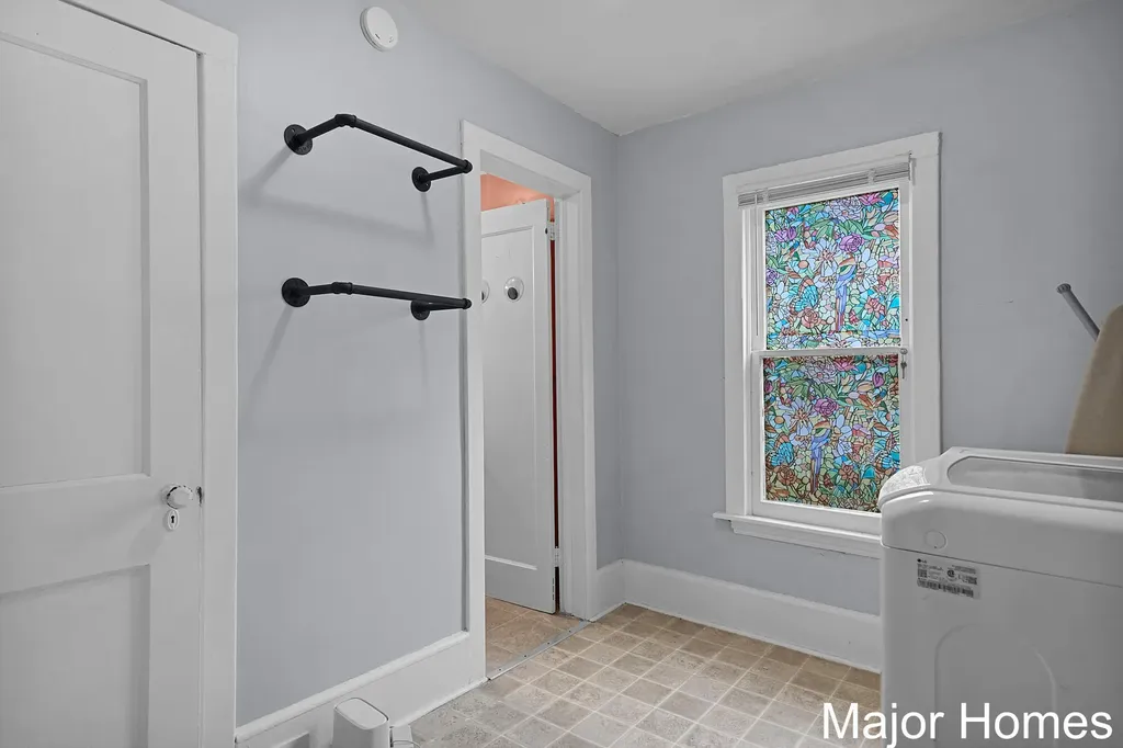 323 Robey Place SE Grand Rapids City MI 49506