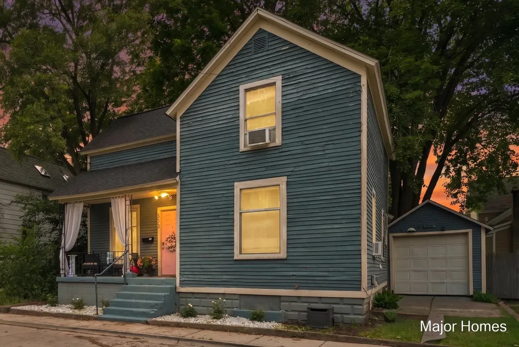 323 Robey Place SE Grand Rapids City MI 49506
