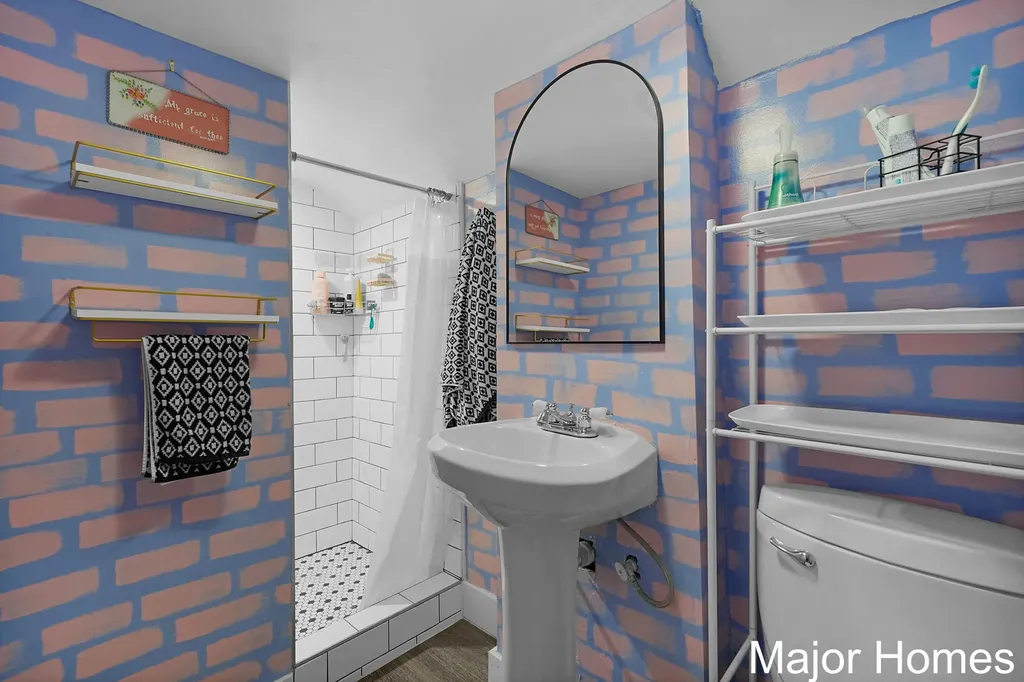 323 Robey Place SE Grand Rapids City MI 49506