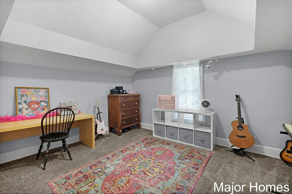 323 Robey Place SE Grand Rapids City MI 49506