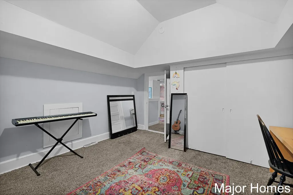 323 Robey Place SE Grand Rapids City MI 49506