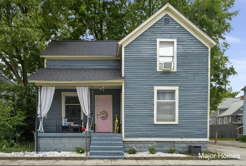 323 Robey Place SE Grand Rapids City MI 49506