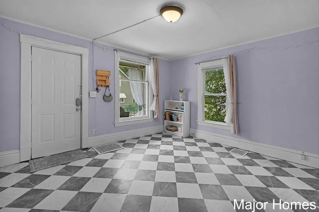 323 Robey Place SE Grand Rapids City MI 49506