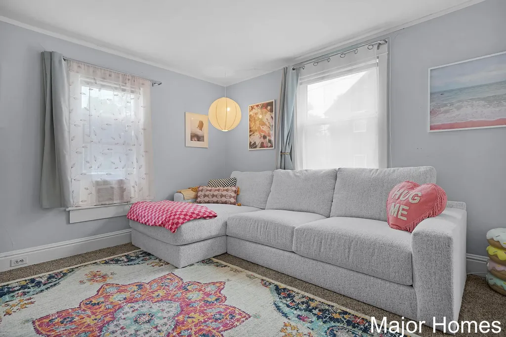 323 Robey Place SE Grand Rapids City MI 49506