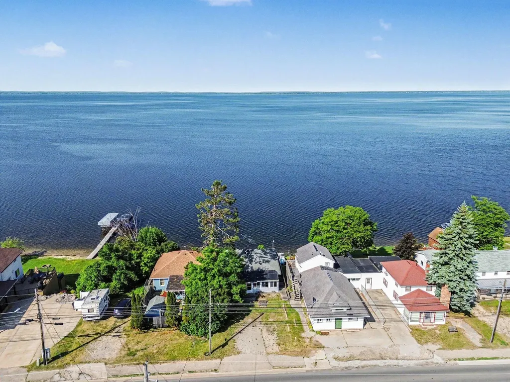 5752 W Houghton Lake Drive Roscommon Township MI 48629