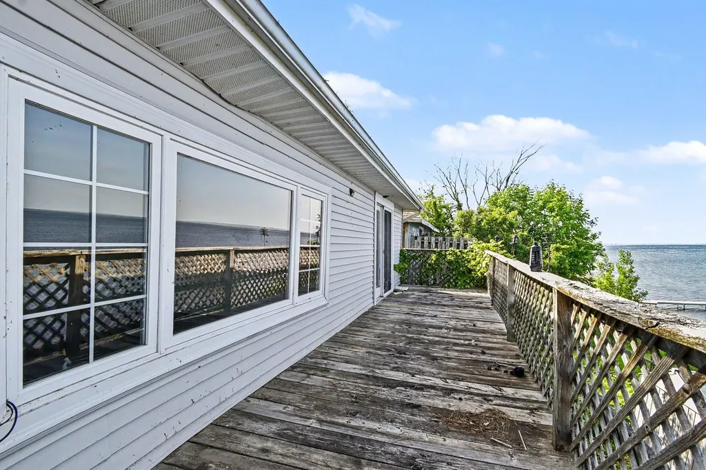 5752 W Houghton Lake Drive Roscommon Township MI 48629