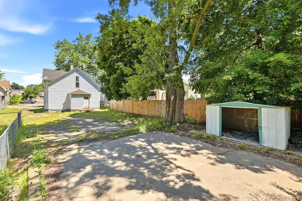 1128 Sigsbee Street SE Grand Rapids City MI 49506