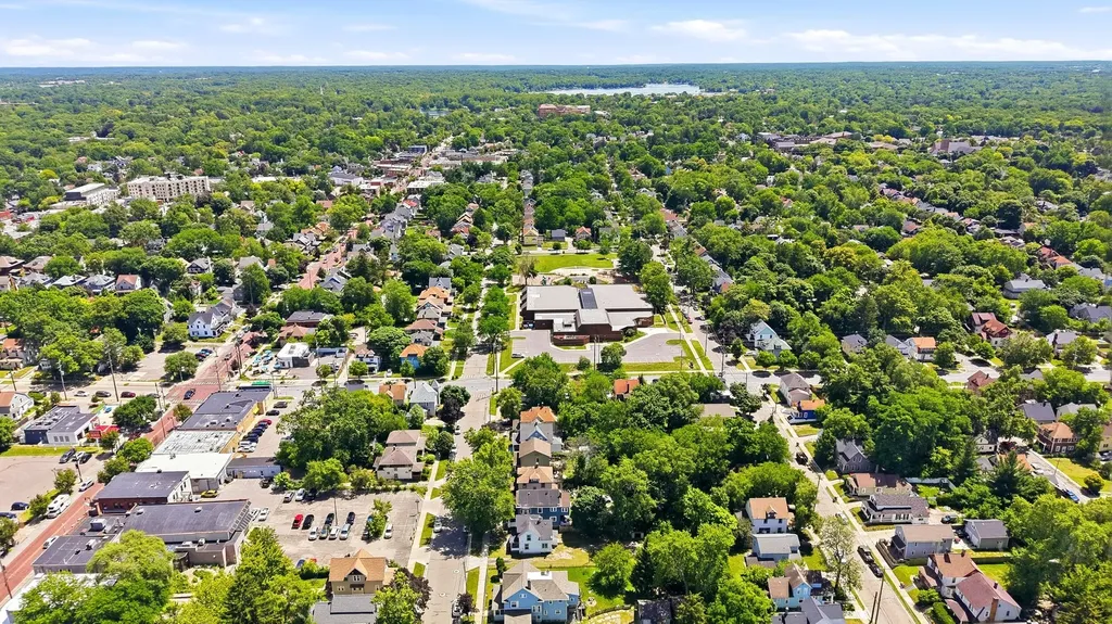 1128 Sigsbee Street SE Grand Rapids City MI 49506