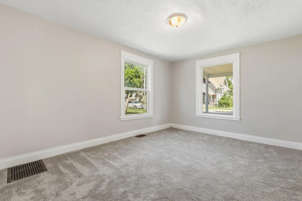 1128 Sigsbee Street SE Grand Rapids City MI 49506