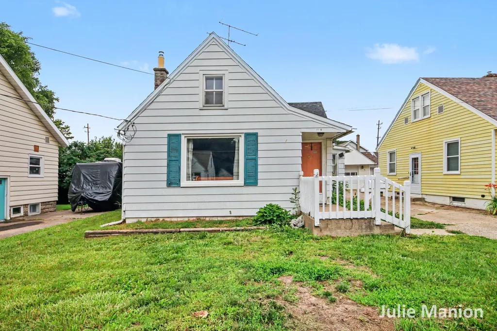 1829 Delwood Avenue SW Wyoming City MI 49509