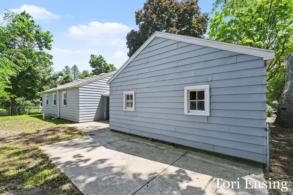 212.5 E Montcalm Street Greenville City MI 48838