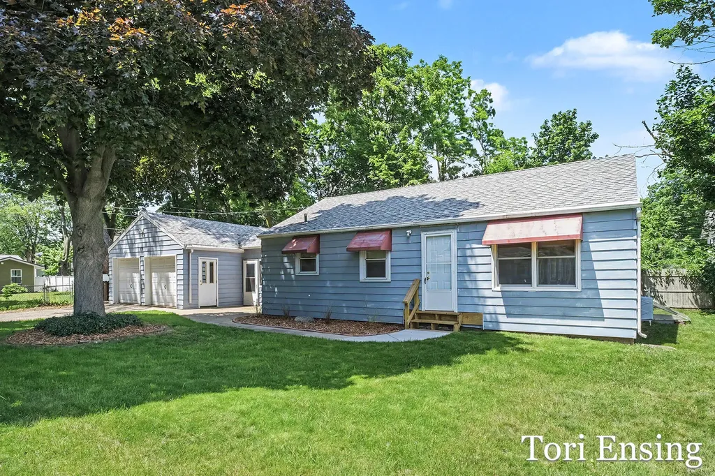 212.5 E Montcalm Street Greenville City MI 48838