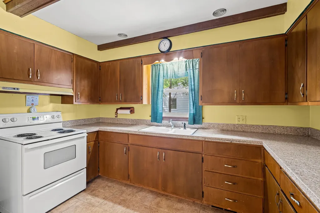 927 Diane Street SE Kentwood City MI 49508
