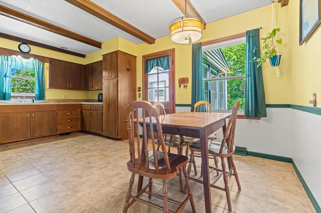 927 Diane Street SE Kentwood City MI 49508