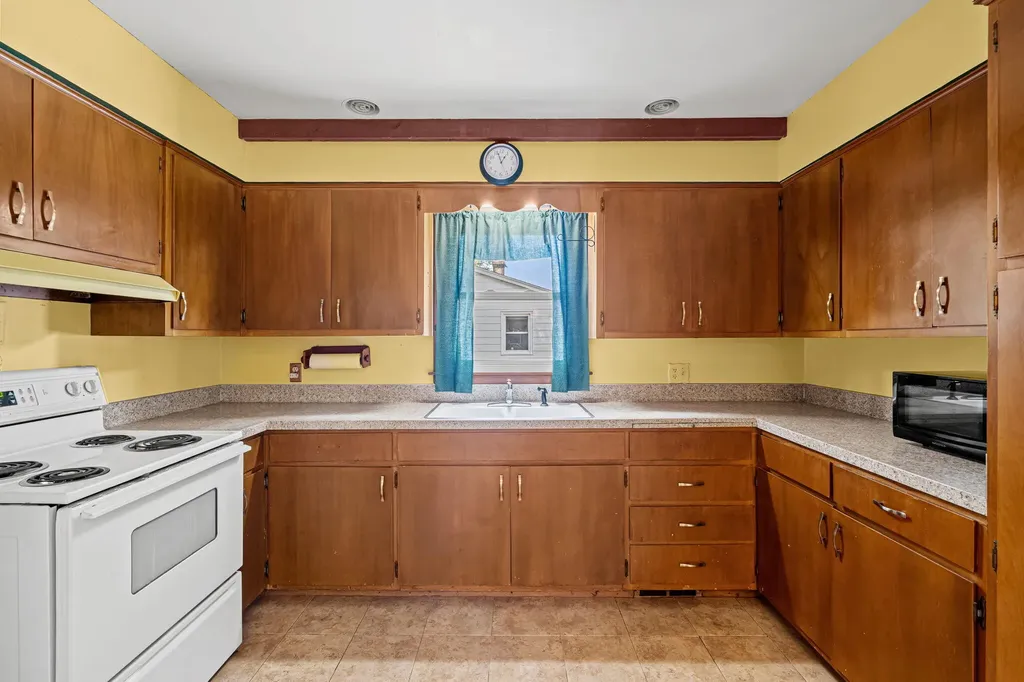 927 Diane Street SE Kentwood City MI 49508