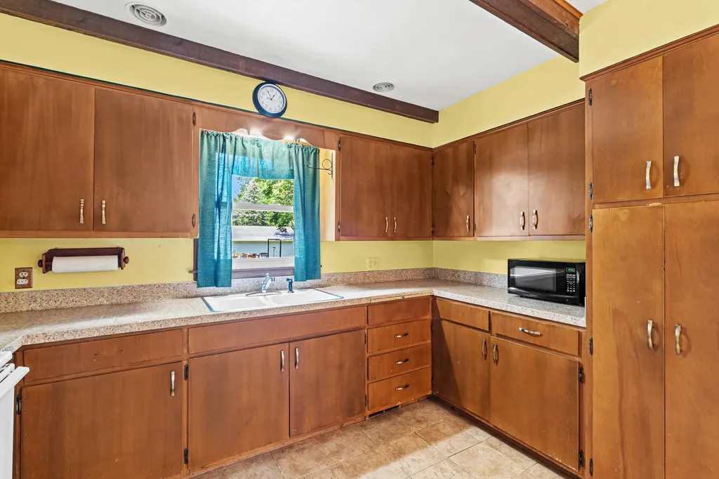 927 Diane Street SE Kentwood City MI 49508