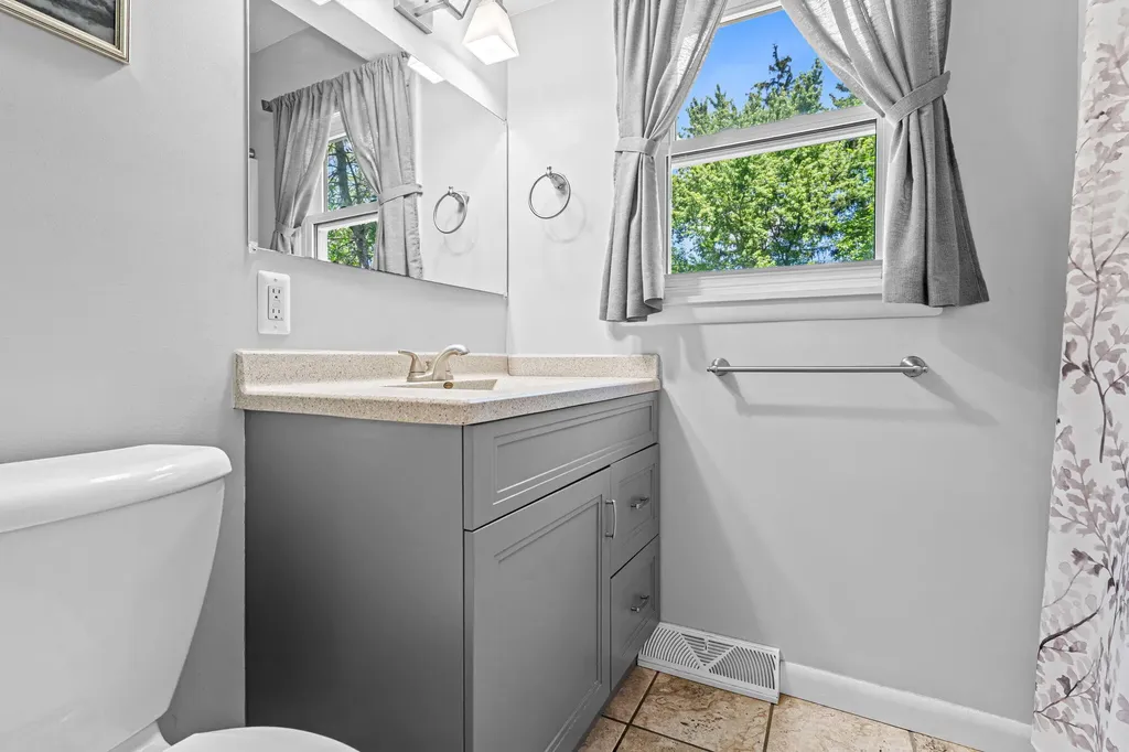927 Diane Street SE Kentwood City MI 49508