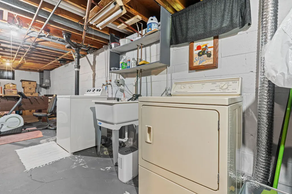 927 Diane Street SE Kentwood City MI 49508