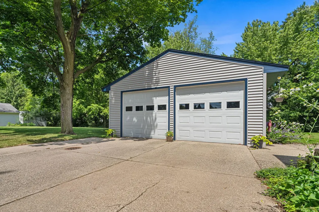 927 Diane Street SE Kentwood City MI 49508