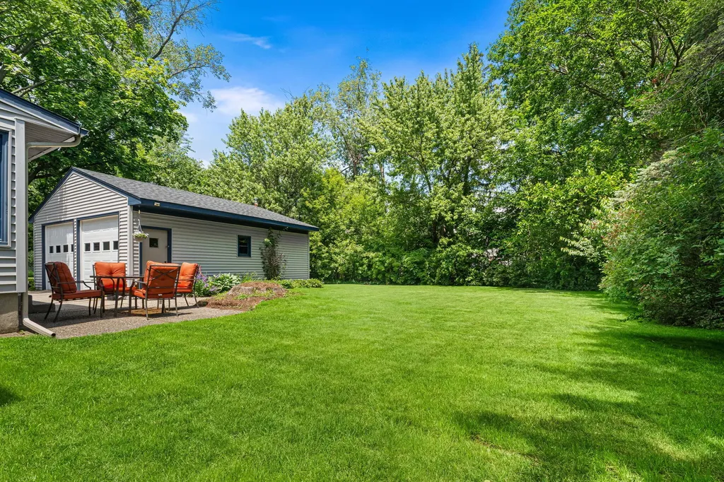 927 Diane Street SE Kentwood City MI 49508