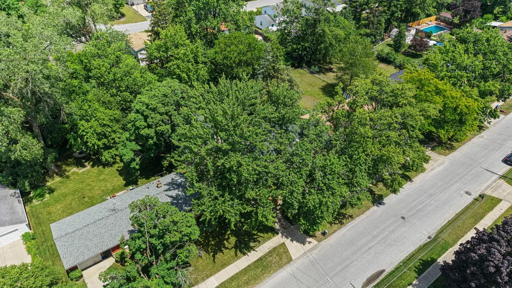 927 Diane Street SE Kentwood City MI 49508
