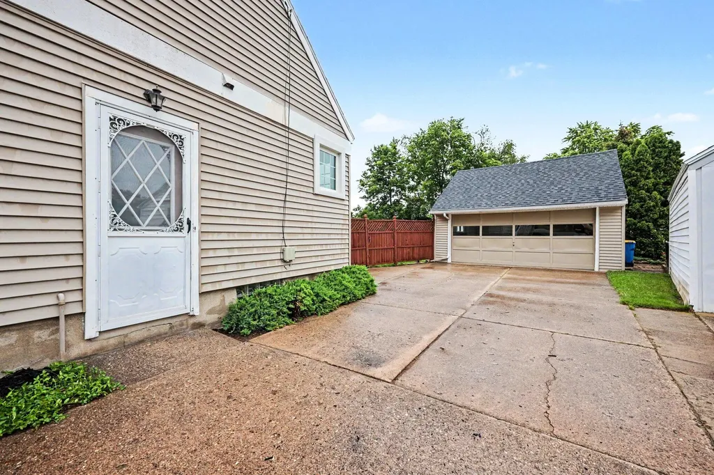 1139 Kelsey Street NE Grand Rapids City MI 49505