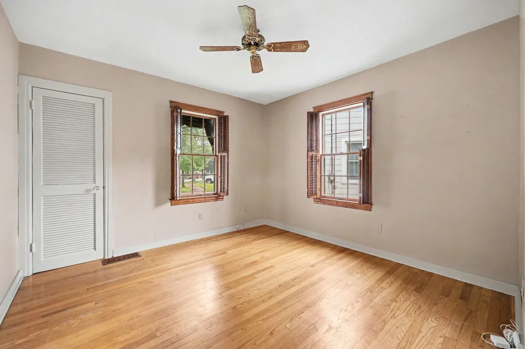 1139 Kelsey Street NE Grand Rapids City MI 49505