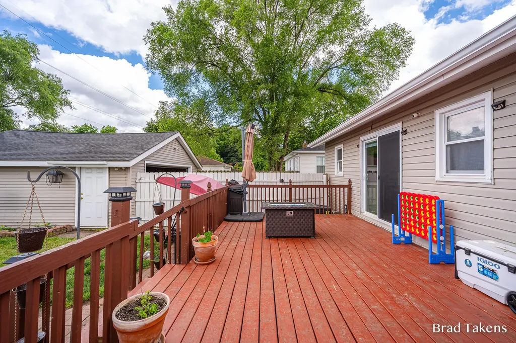 1852 Collingwood Avenue SW Wyoming City MI 49519