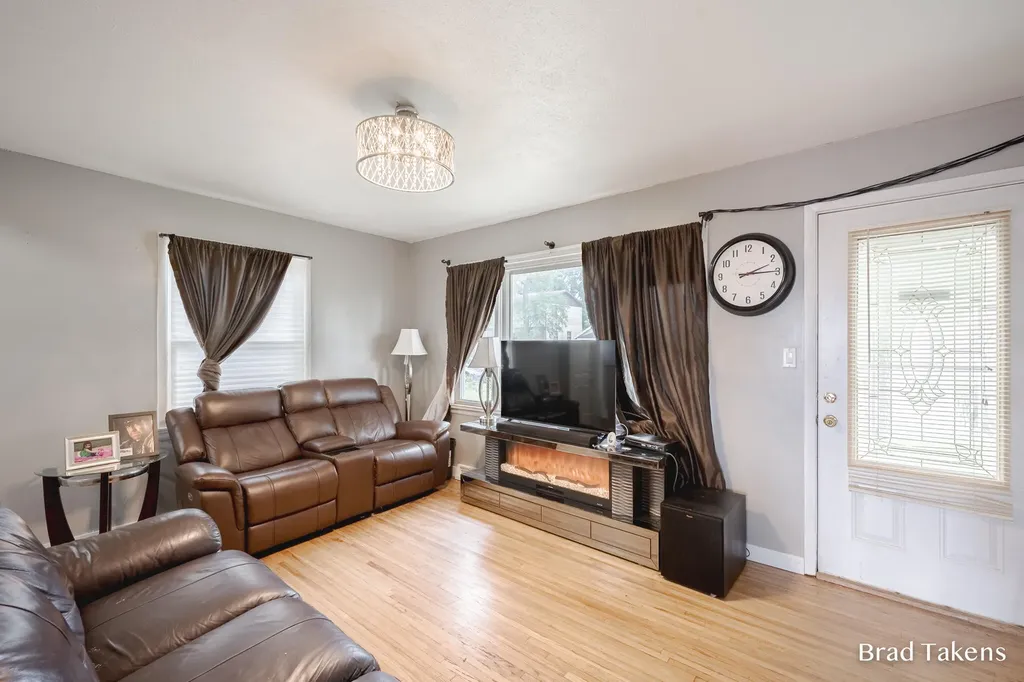 1852 Collingwood Avenue SW Wyoming City MI 49519