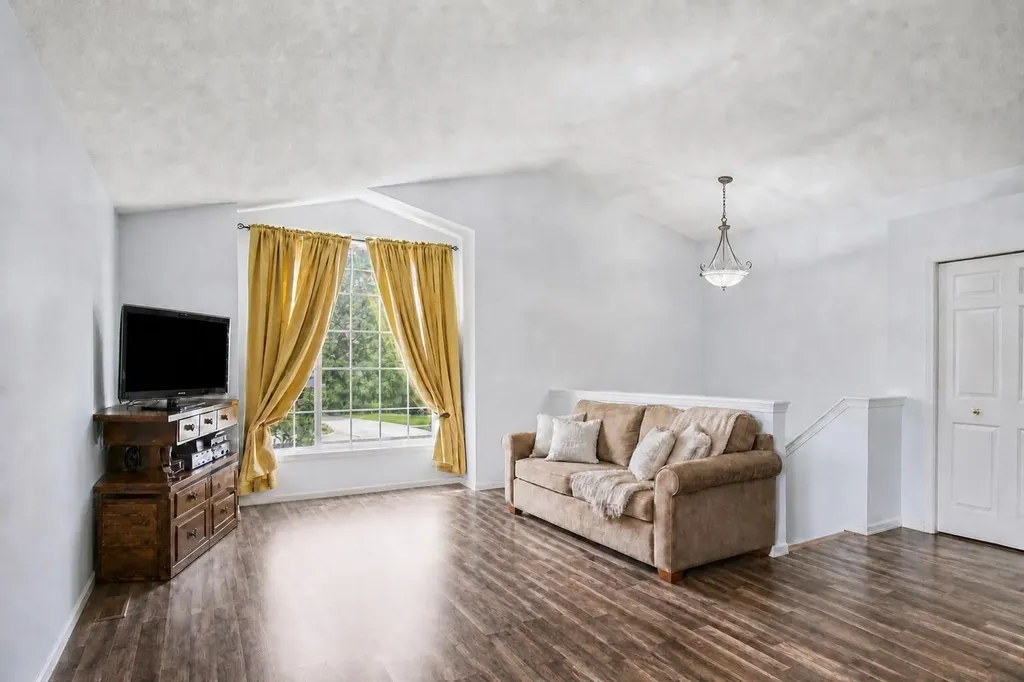 6878 Lake Bluff Drive NE Plainfield Charter Township MI 49321