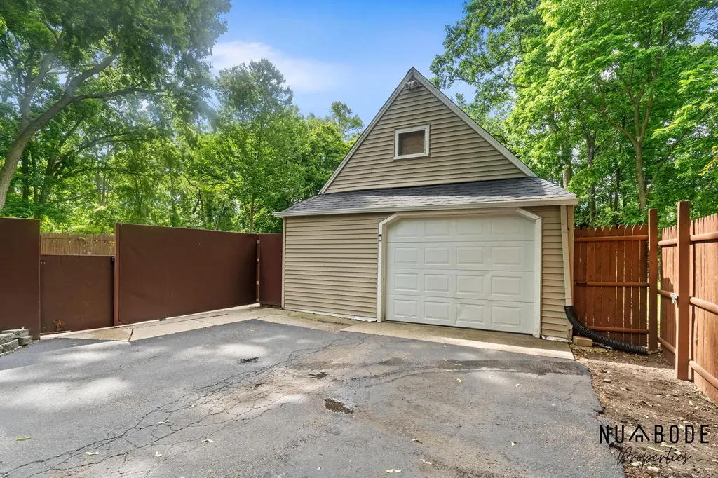 310 Bellevue Street SE Wyoming City MI 49548