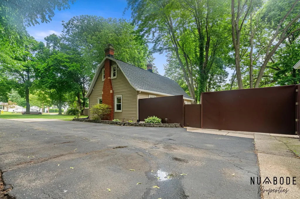 310 Bellevue Street SE Wyoming City MI 49548