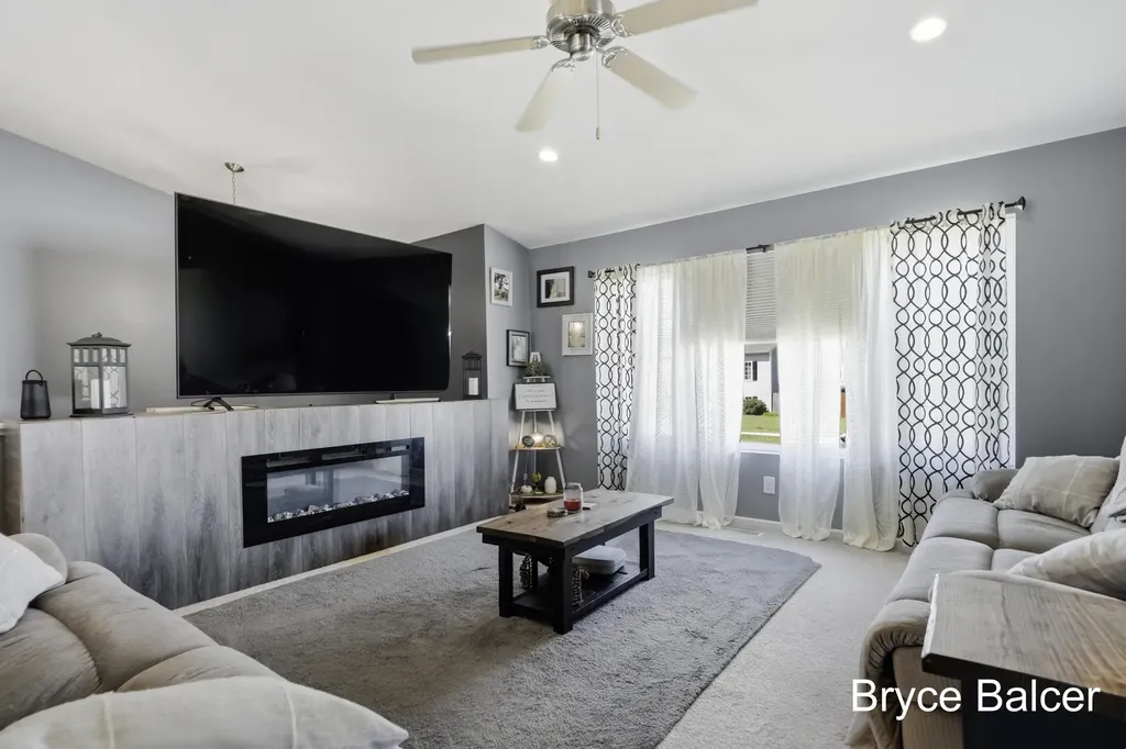 338 Vansen Drive Kent City Village MI 49330