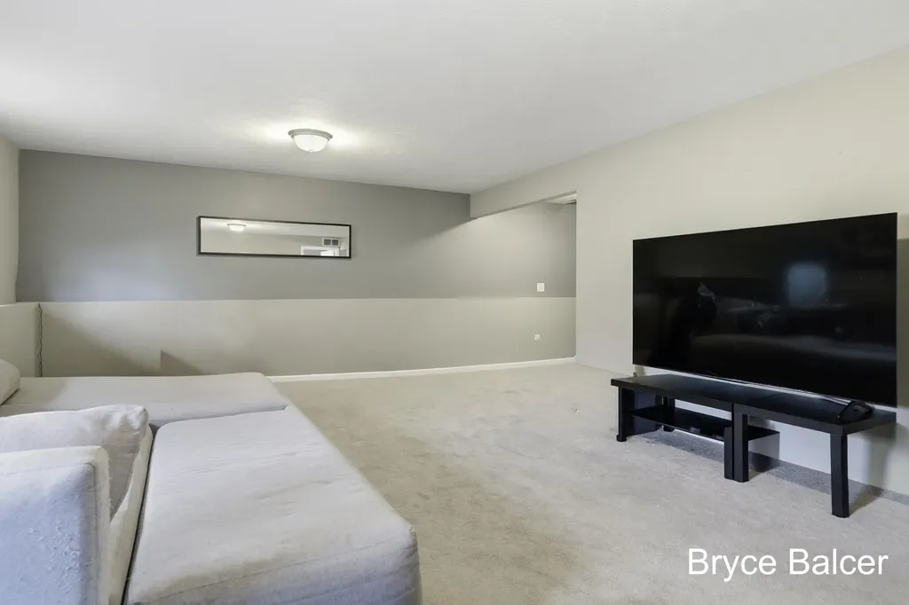 338 Vansen Drive Kent City Village MI 49330