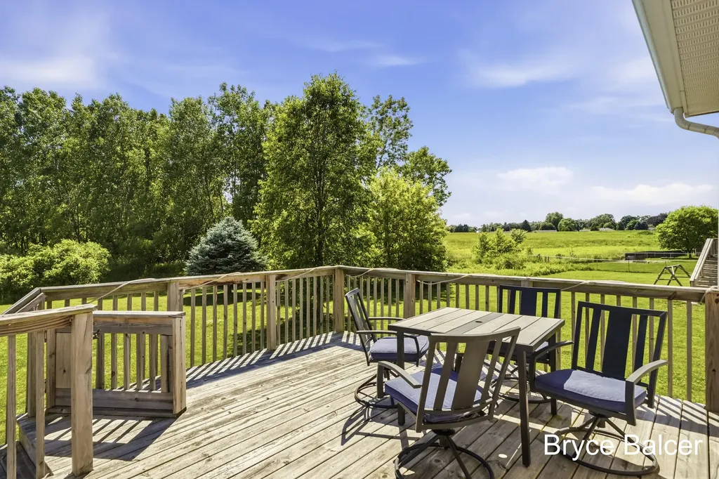 338 Vansen Drive Kent City Village MI 49330