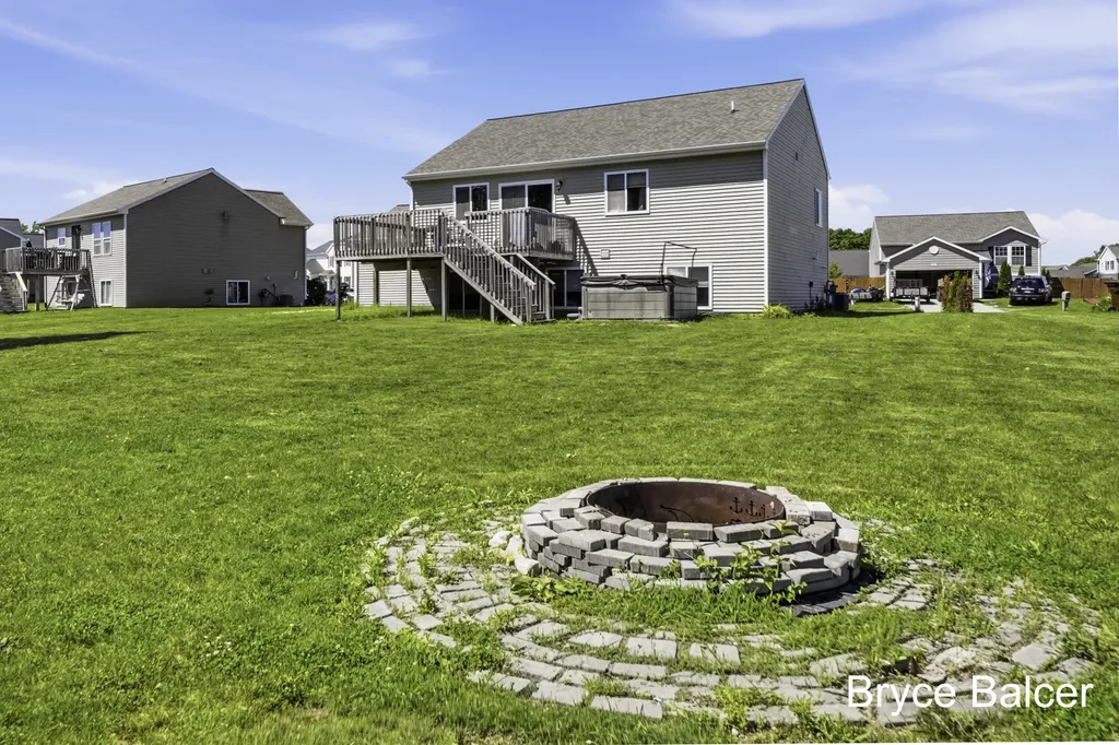 338 Vansen Drive Kent City Village MI 49330