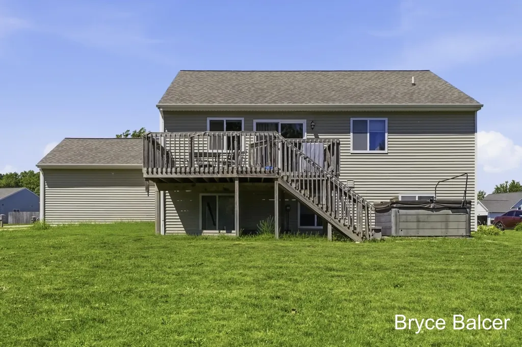 338 Vansen Drive Kent City Village MI 49330