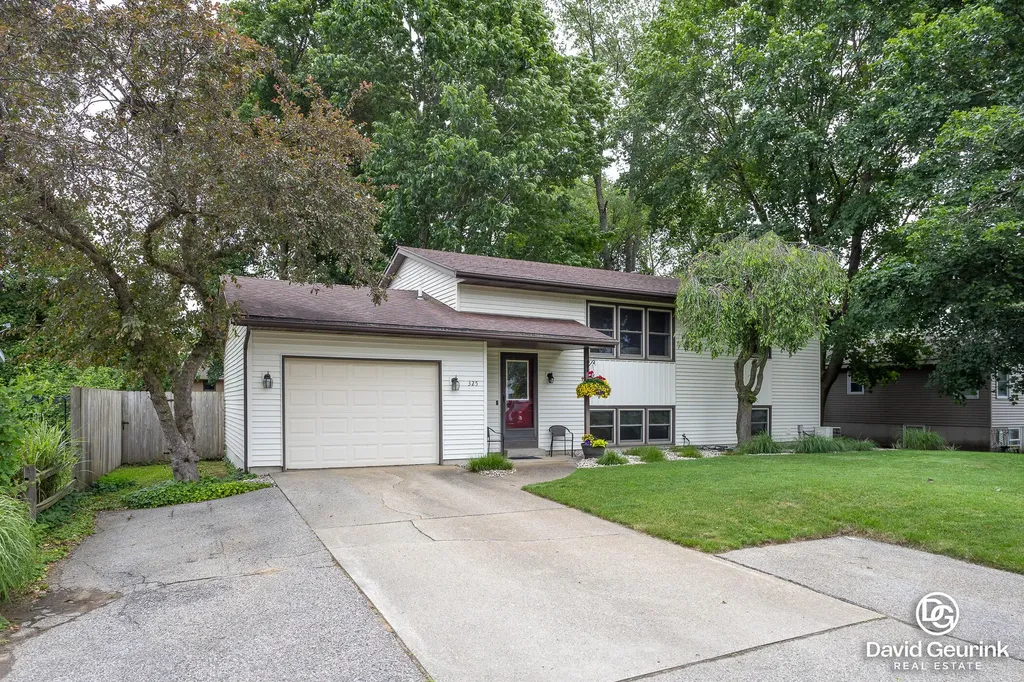 325 N Lindy Street Holland Charter Township MI 49464
