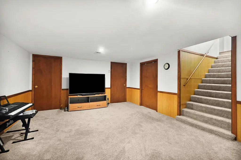 501 Ray Street North Muskegon City MI 49445