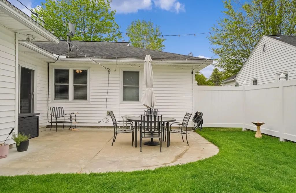 501 Ray Street North Muskegon City MI 49445