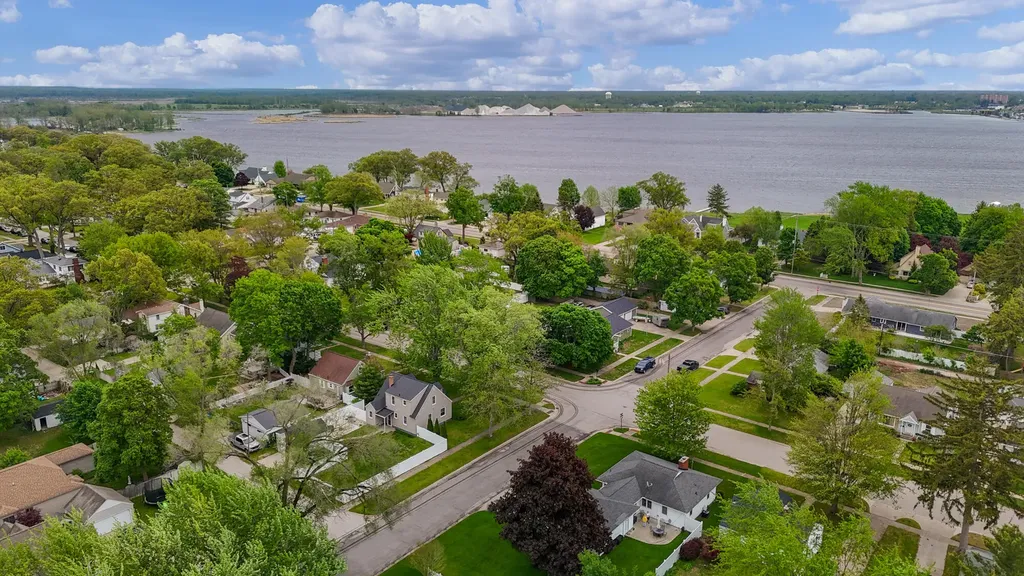 501 Ray Street North Muskegon City MI 49445